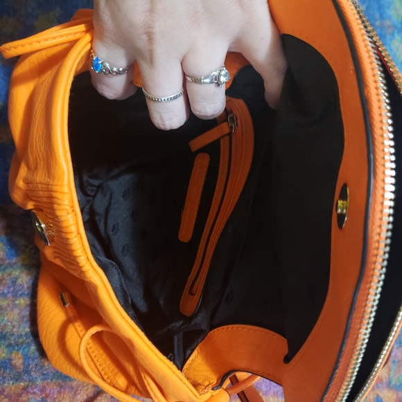 Juicy Couture crossbody - Picture 3 of 3